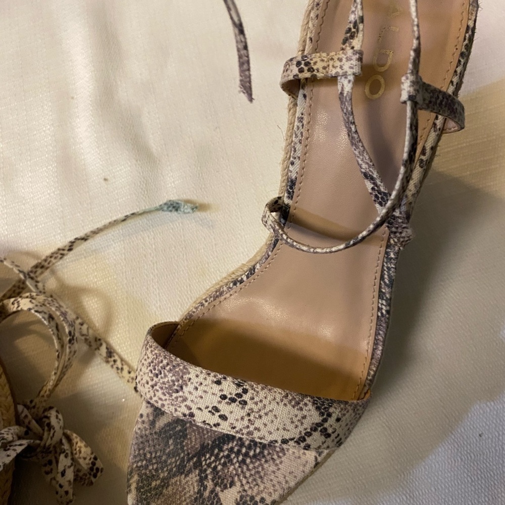 Aldo White and Tan Wedges with Strappy Design size 8.5 - Picture 12 of 15